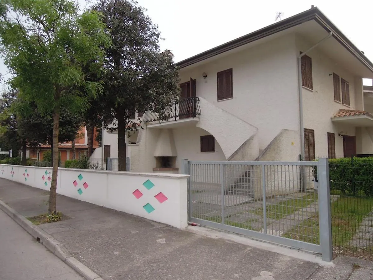 Villa With Garden Close To Bibione Beach - Beahost 아파트